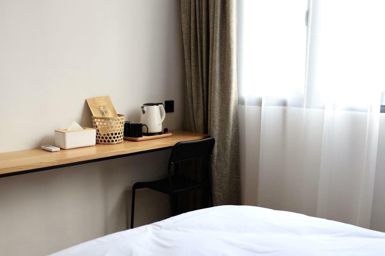 Travel Light Inn Guilin Exterior photo